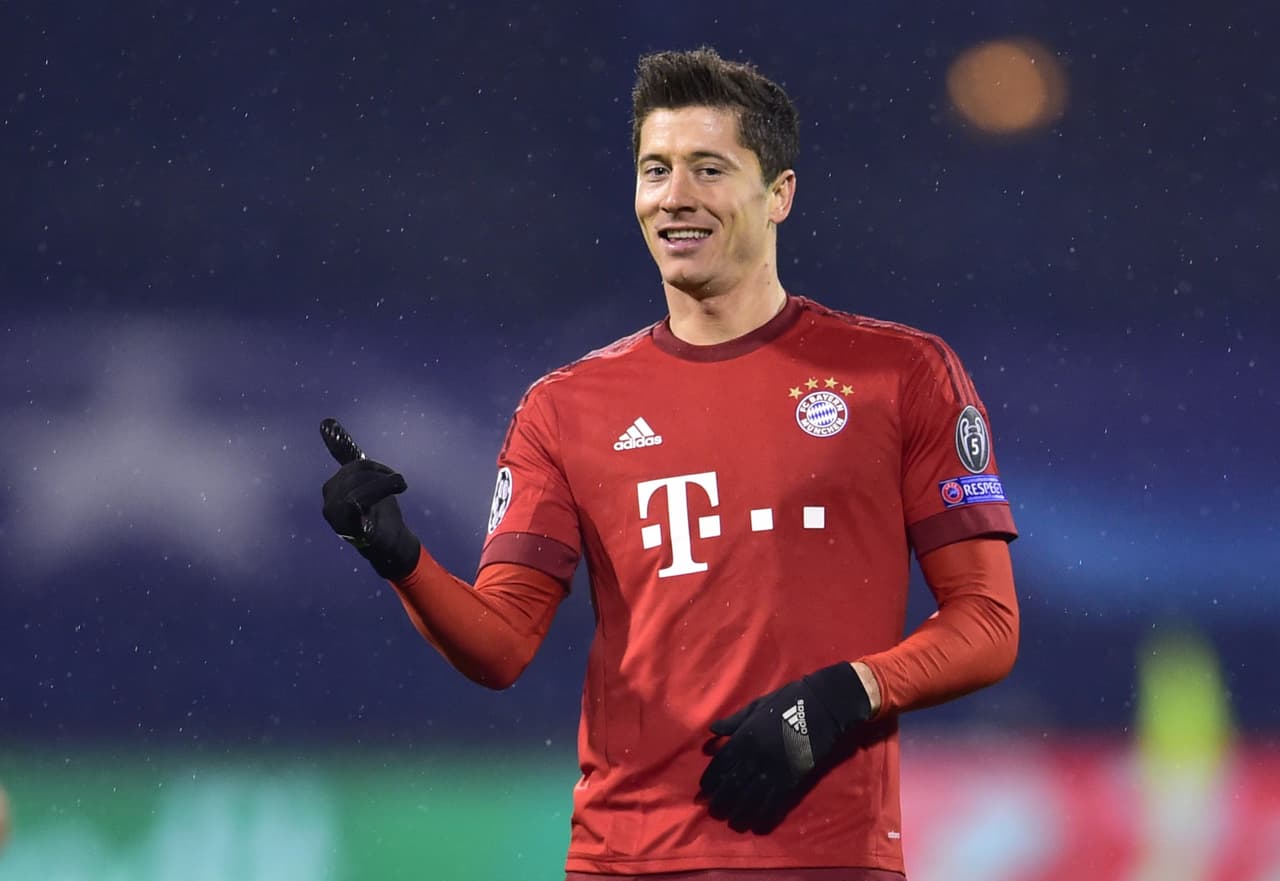 Lewandowski, un crack del futbol y los bolos