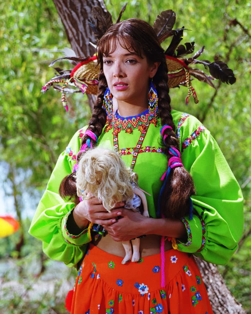 “El anillo era muy lindo, lo compré en Neiman Marcus Jewelry, es el único que he comprado en mi vida y pues nada, 
<b>cuando me dijo que no me devolvió el anillo, </b>y yo a su vez lo llevé a la joyería donde amablemente me devolvieron mi dinero”.