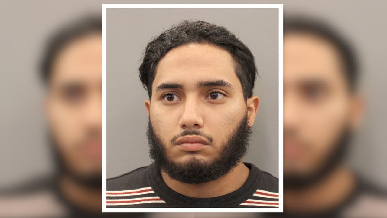 Este hombre, de 24 años, está acusado de balear mortalmente a una persona en un estacionamiento