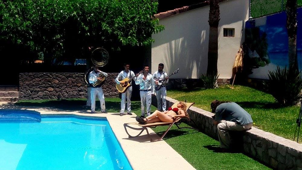 El video se realizó en una hacienda de Chihuahua capital y todo salió de maravilla, pues los músicos hicieron muy buena química con la joven Portillo.