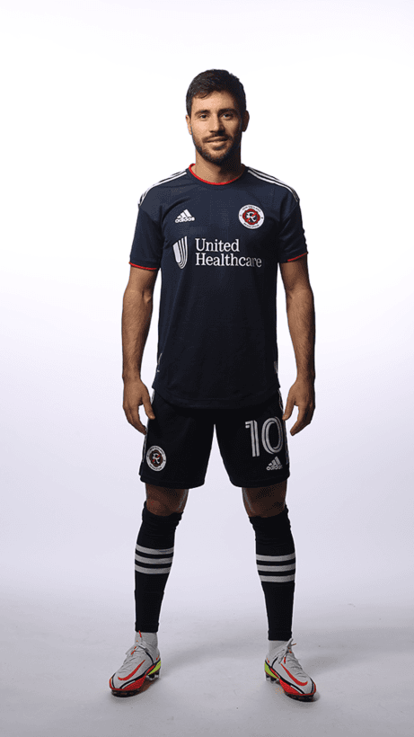 La mayor novedad en la nueva camisa titular de New England Revolution es la aparición del nuevo escudo de la franquicia.