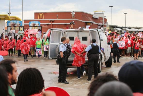 Hubo al menos 43 detenidos en Detroit, 24 en Chicago, 19 en Nueva York, 10 en Indianápolis y 7 en Miami.