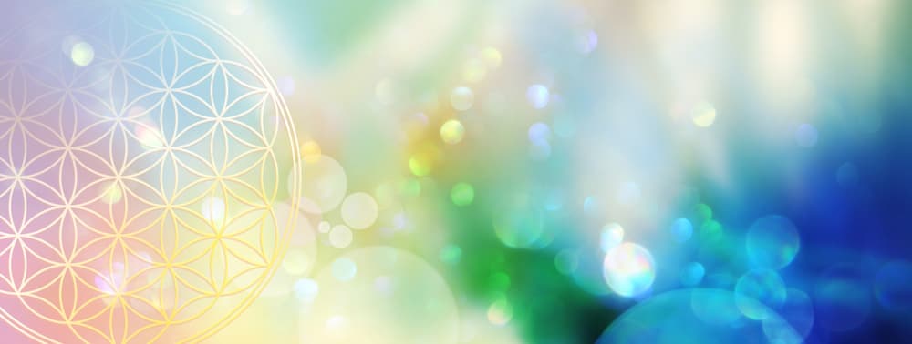 Ya en el siglo pasado, Watson y Crick descubrieron el ADN, el que forma el material de los genes, qué conocimiento y sabiduría. Y cuando tú estudias el esoterismo, interpretas los distintos libros, verás tantas maravillas ocultas durante años que se han ido revelando.