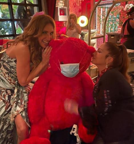 Su tía, la cantante Gloria Estefan también estuvo presente en la reunión, por lo que Lili no dudó en compartir este bello momento.