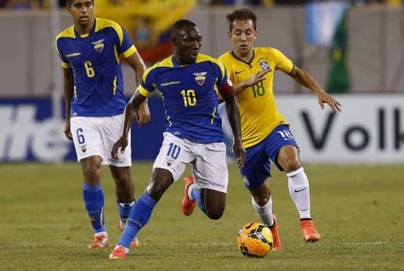 Por su parte, la Tricolor ecuatoriana en septiembre jugó dos amistosos donde cayó 1-0 ante Brasil pero antes goleó 4-0 a Bolivia en Fort Lauderdale.