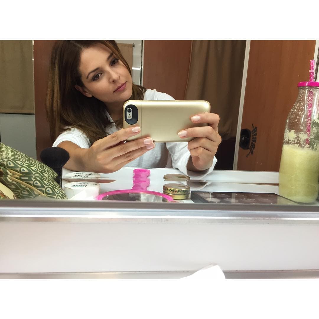 Claro, cuando no está de villana en las telenovelas, es pura ternura.