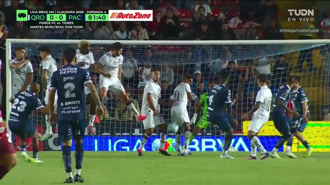 ¡Polémica en el Estadio Corregidora! El VAR revisa y evita penal a favor de Pachuca