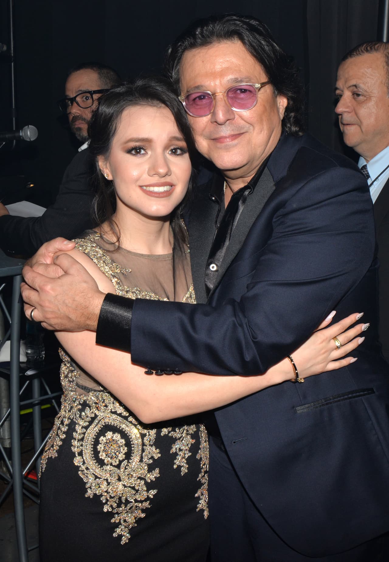 “Gracias a todos los escritores, a todos los compositores, a todos ustedes que hicieron la carrera de mi papá, sin ustedes mi papá no sería José José, muchas gracias de todo corazón”, concluyó.