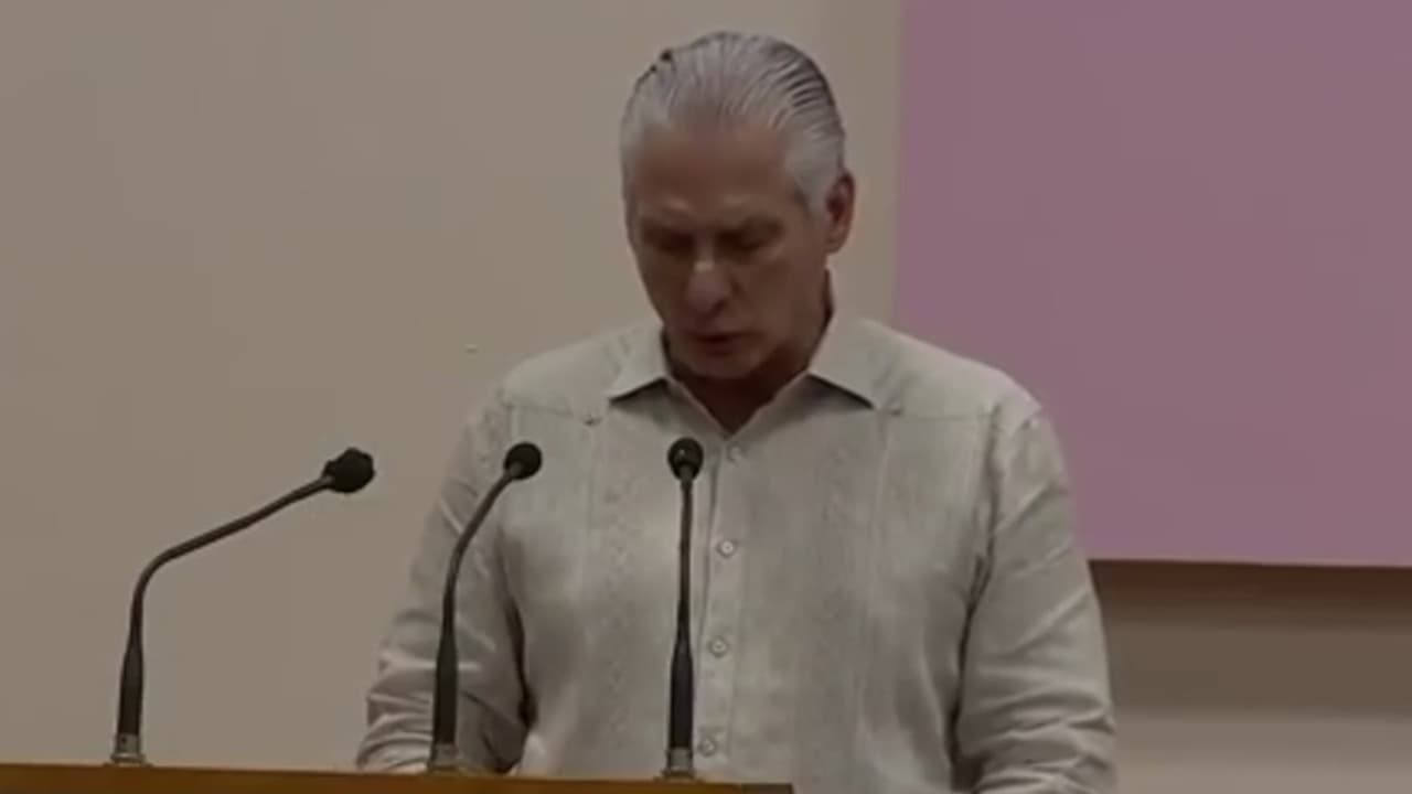 Díaz-Canel anuncia más control a negocios privados en Cuba y hace advertencia a empresarios