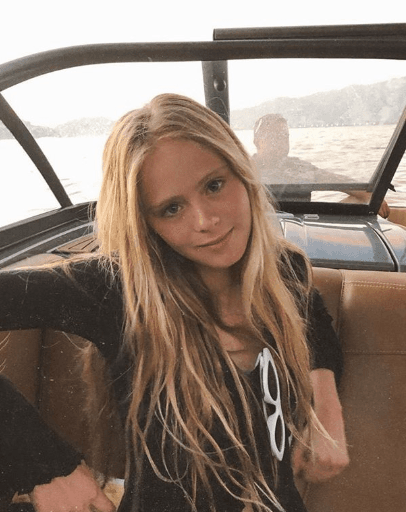 ‘La Sirenita’ (2018) fue su segundo proyecto fílmico. En esta película dio vida a Elle, una joven que descubre a una criatura marina y cree que se trata de una sirena.