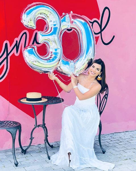 Por su parte, el 21 de agosto Karina festejó la llegada de sus 30 años, aunque un par de semanas antes había iniciado con las celebraciones.