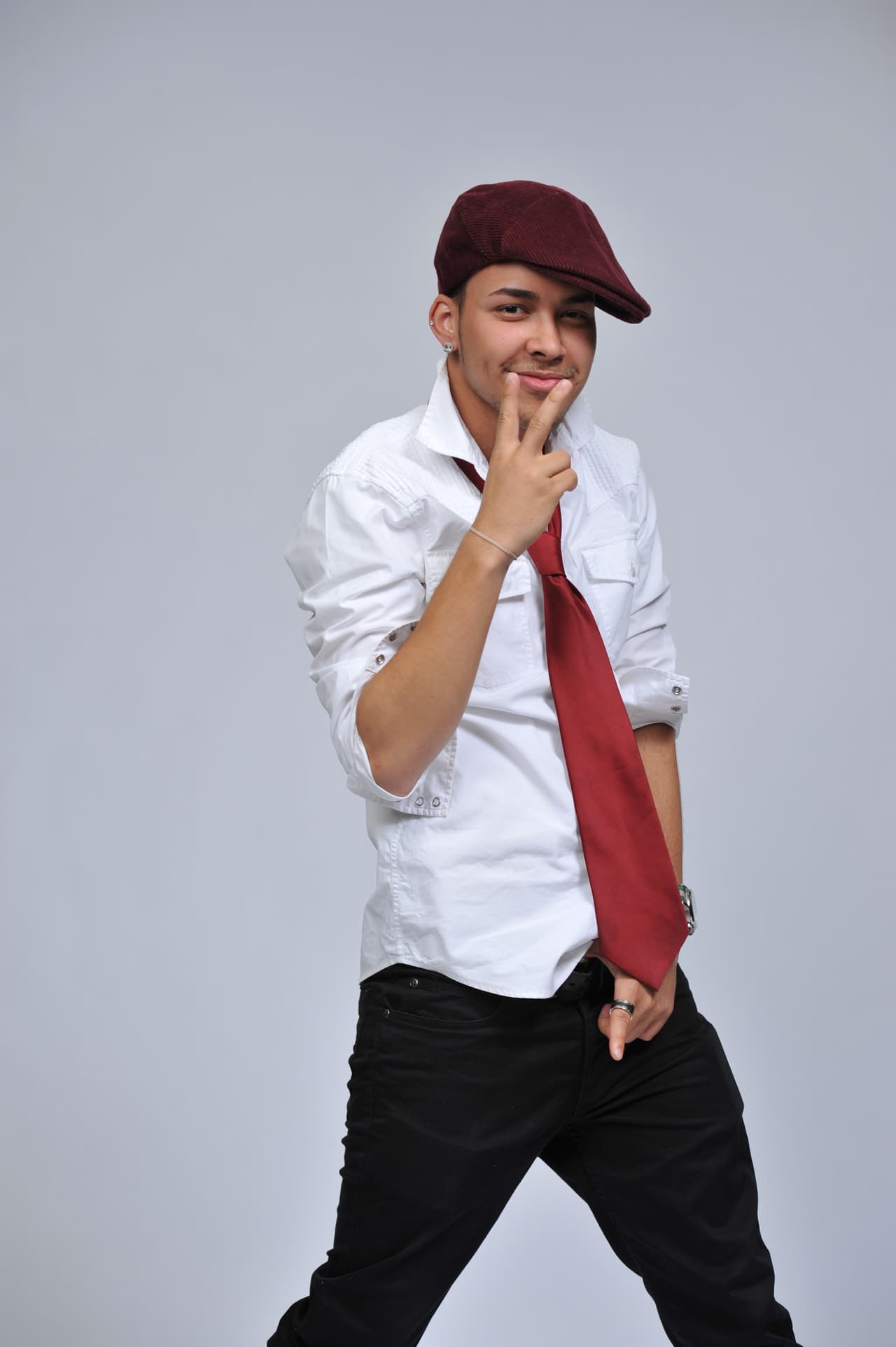 El cantante logró atraer la atención tanto por su música como por su estilo.