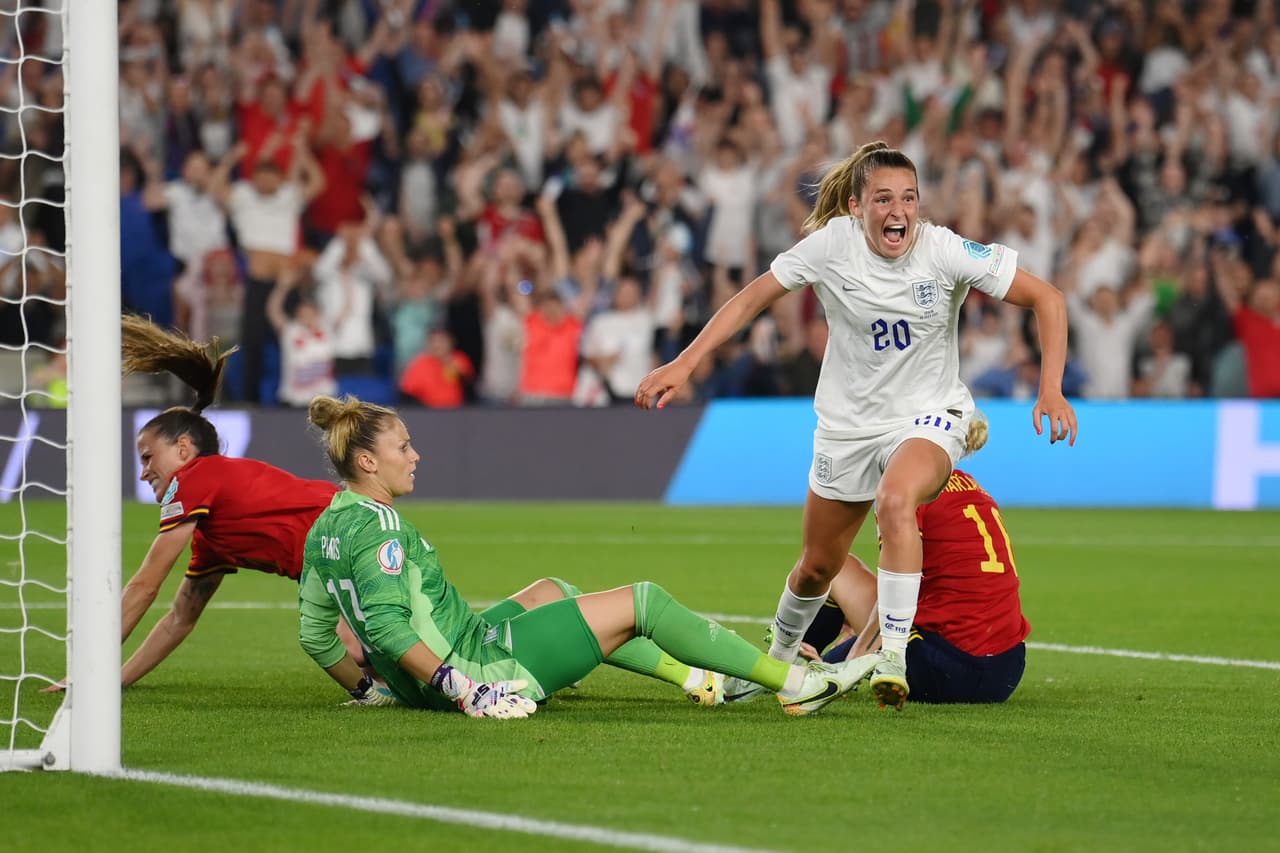 Inglaterra volvería a la vida con una anotación que se produciría a los 84 minutos cuando estaba apunto de terminar el juego.