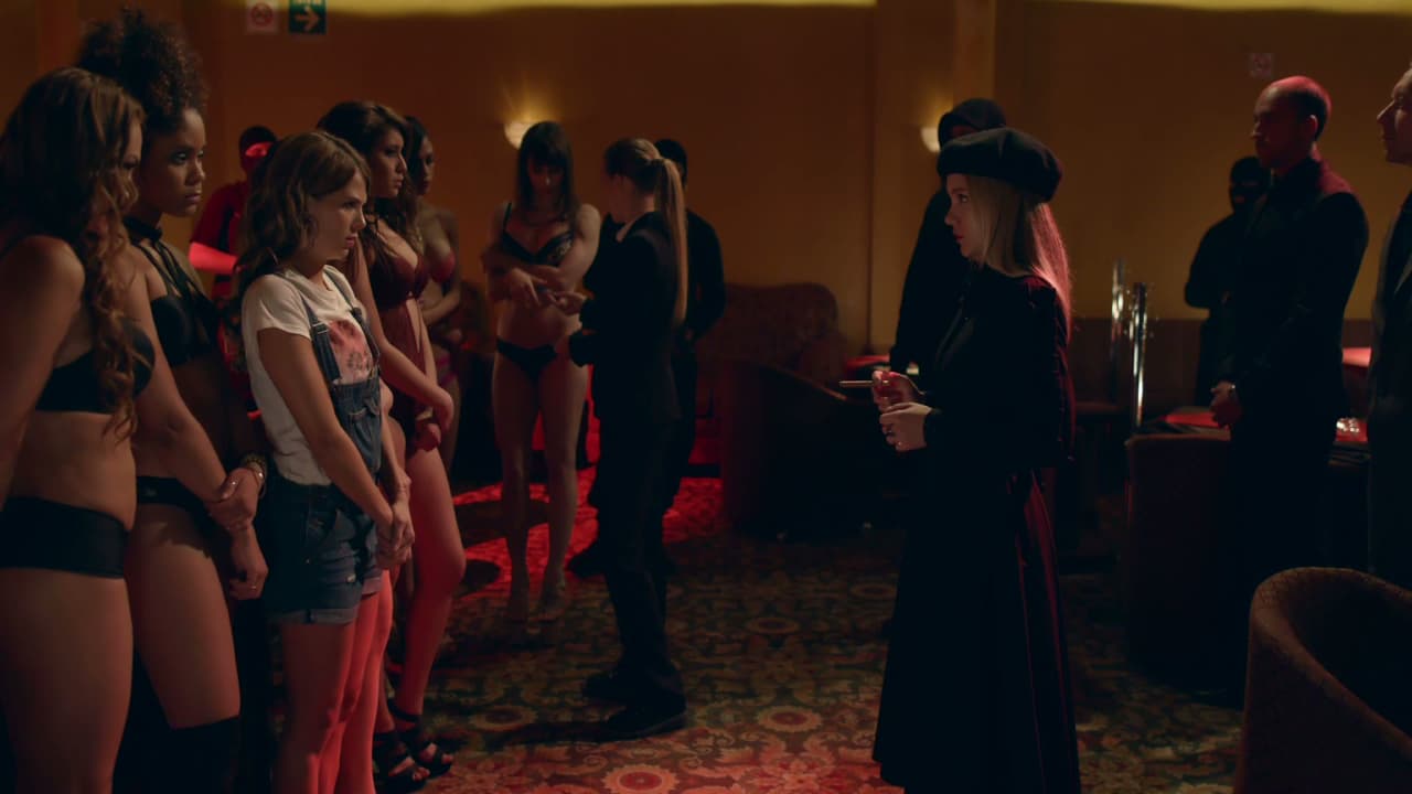 Sabe que la violencia de sus nuevos enemigos está azotando a la ciudad y ya prometió acabar con ellos.