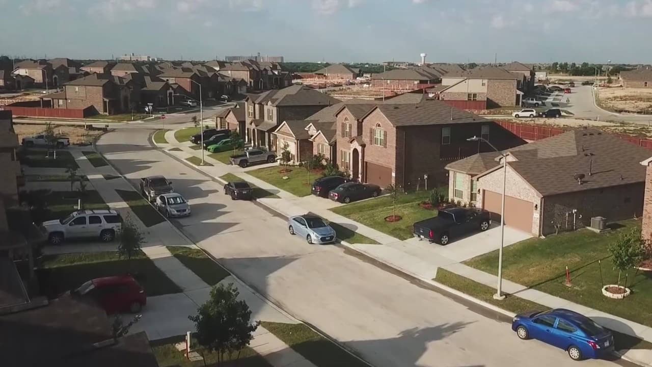 ¿Debo mudarme? Es la pregunta que más hacen a Google los hispanos en Texas