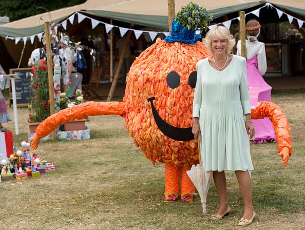 Y no dudó en retratarse junto a divertidas exposiciones del lugar.