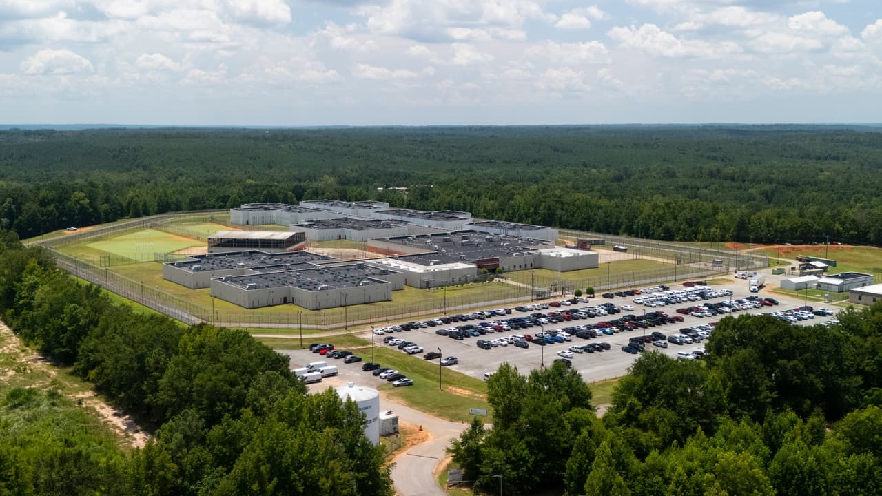 Demócratas demandan a ICE.