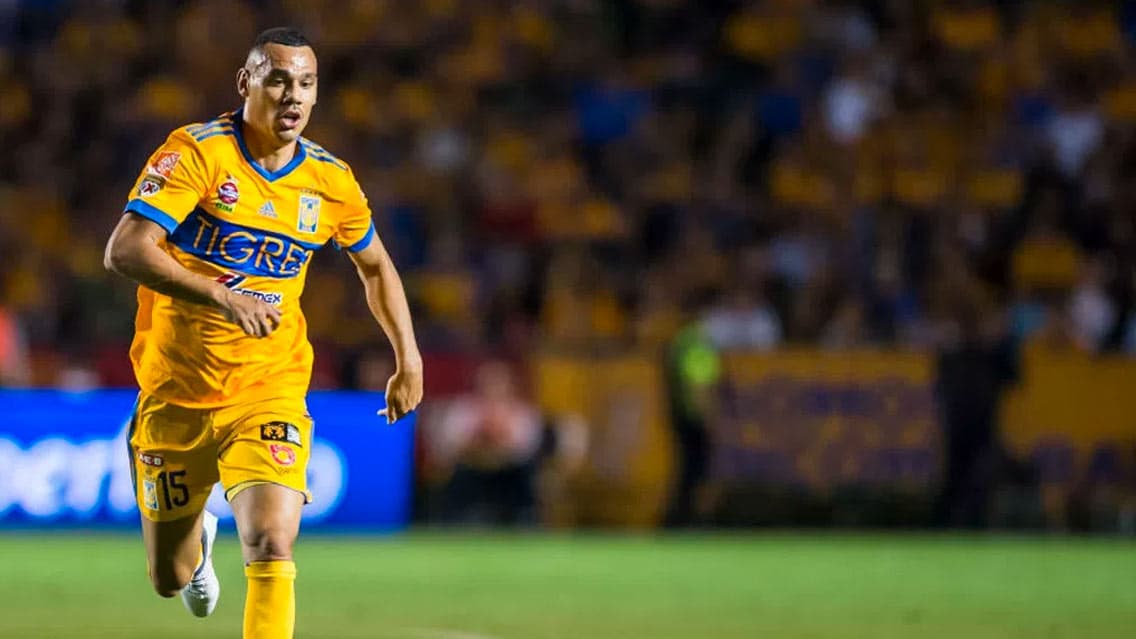 <b>Timothée Kolodziejczak</b>
<br>Futbolista y defensa francés que contrató Tigres, pero que no le dio muchos minutos. Actualmente juega en el Saint-Etienne en Francia y es mejor conocido por el apodo de ‘Kolo’, por lo complicado de su apellido.