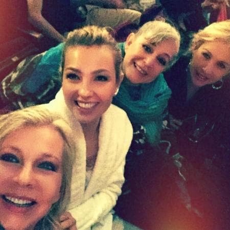 El pleito interminable con su familia parece no tener fin, y en esta ocasión arremetió contra Ernesto Sodi, el fallecido padre de Ernestina, Gaby, Federica y Thalía.