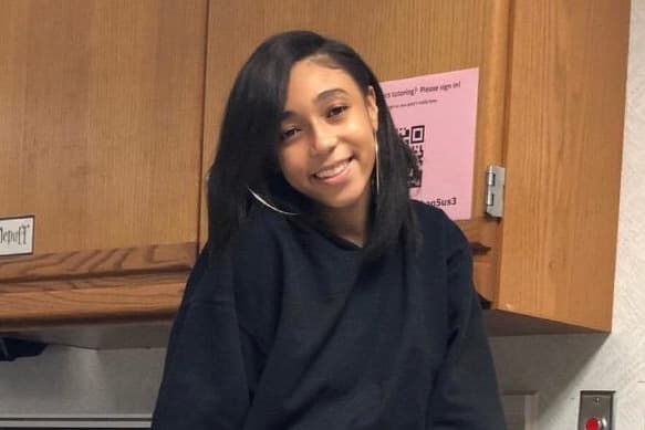 Cuando los oficiales llegaron a la escena, encontraron dos víctimas Batie y un hombre herido.