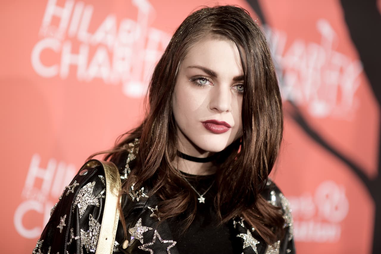 En 2015, Frances Bean habló con la revista ‘Rolling Stone’ sobre su padre: “He escuchado su voz desde siempre, a través de su música”.