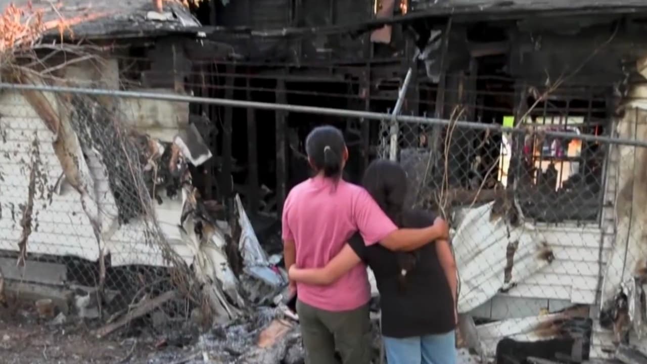 Incendio provocado por calentador portátil deja sin hogar a una familia