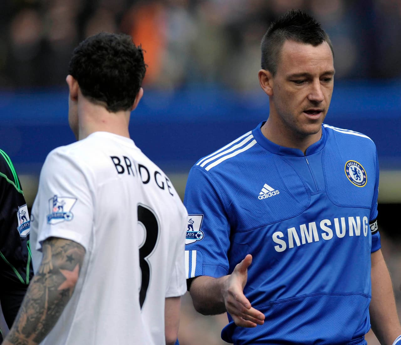 Bridge no solo se ha negado a darle la mano a Terry en los partidos en los que rivalizaron sus equipos sino que hizo público su desprecio hacia el defensa del Chelsea.