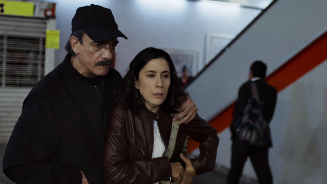 Con tal de salvar a Paola, Manuel ha estado dispuesto a matar en varias ocasiones.