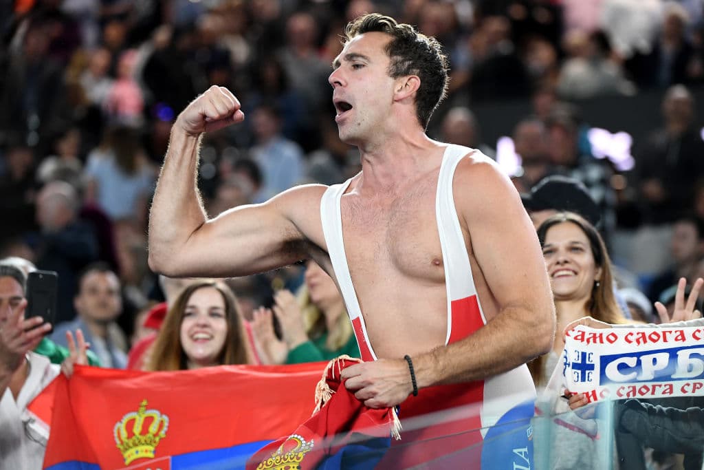 Con una gran remontada, Djokovic vence al austriaco Dominic Thiem con parciales de 6-4 / 4-6 / 2-6 / 6-3 / 6-4 y, por octava ocasión, se lleva el Australian Open y vuelve a ser el número uno.