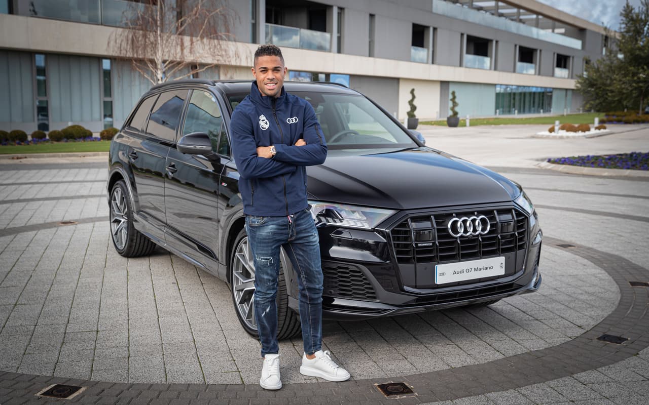<b>Mariano Díaz</b>, delantero español de ascendencia dominicana, escogió una Audi Q7 50 TDI de color Negro Orca.