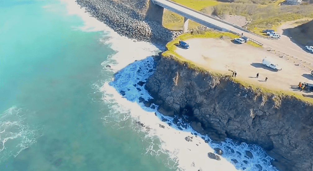 En ese tramo de la carretera 1, también conocida como Pacific Coast Highway, hay una zona de descanso.