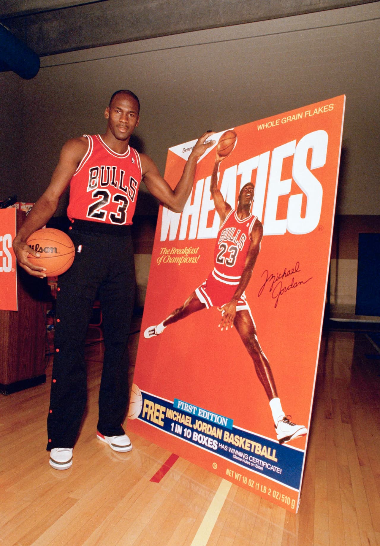 La fama de 'Air Jordan' lo convirtió en una celebridad fuera de la duela y lo catapultó como un ícono del baloncesto para los nuevos fanáticos.