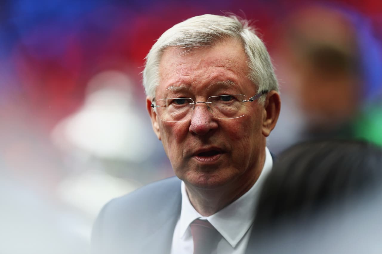 Sir Alex Ferguson siempre al pendiente del 'Man-U' no se iba a perder este duelo tan importante.