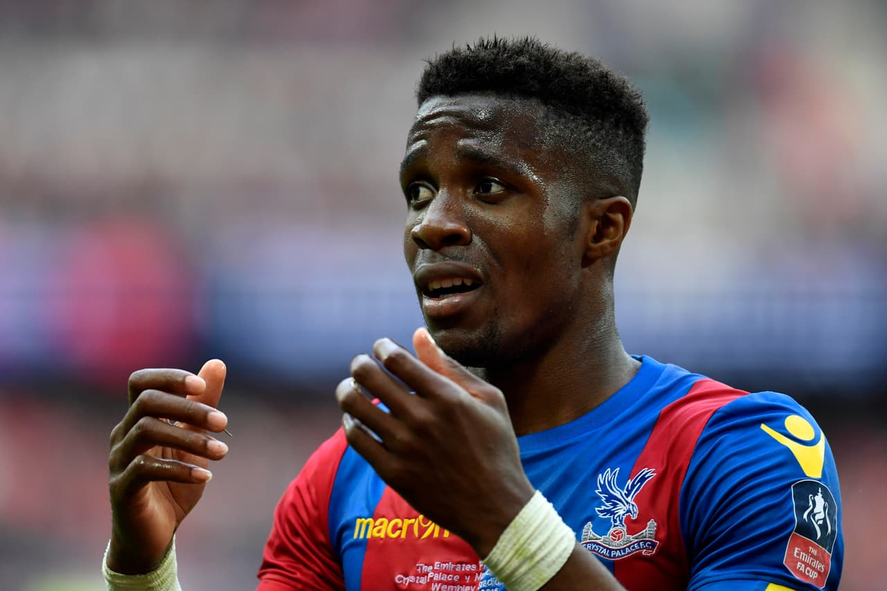 La desesperación hacía presa a Wilfried Zaha y compañía.