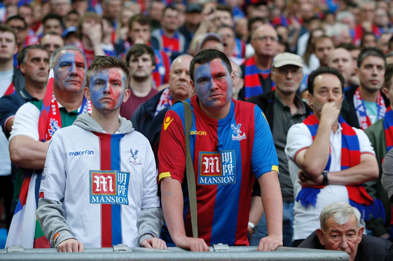 La afición del Crystal cayó en un abismo de tristeza.