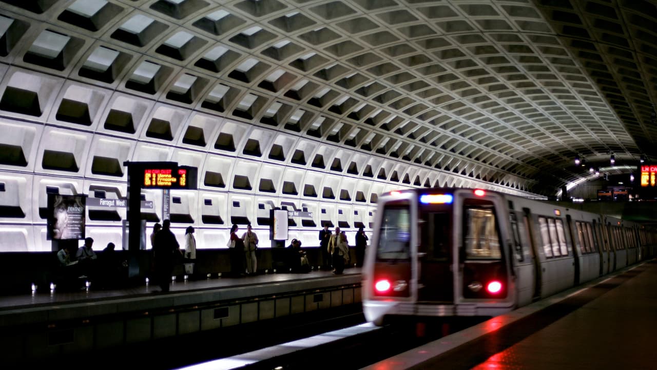 Metro anuncia cambios en sus servicios por el desfile militar de Trump en DC