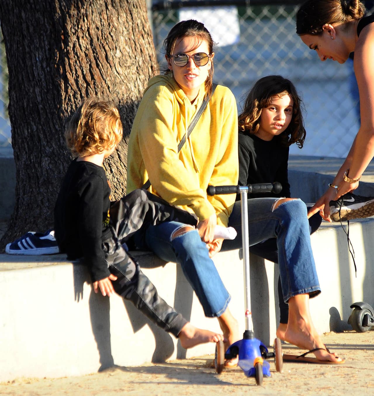 Alessandra Ambrosio es una mami muy dedicada y divertida.