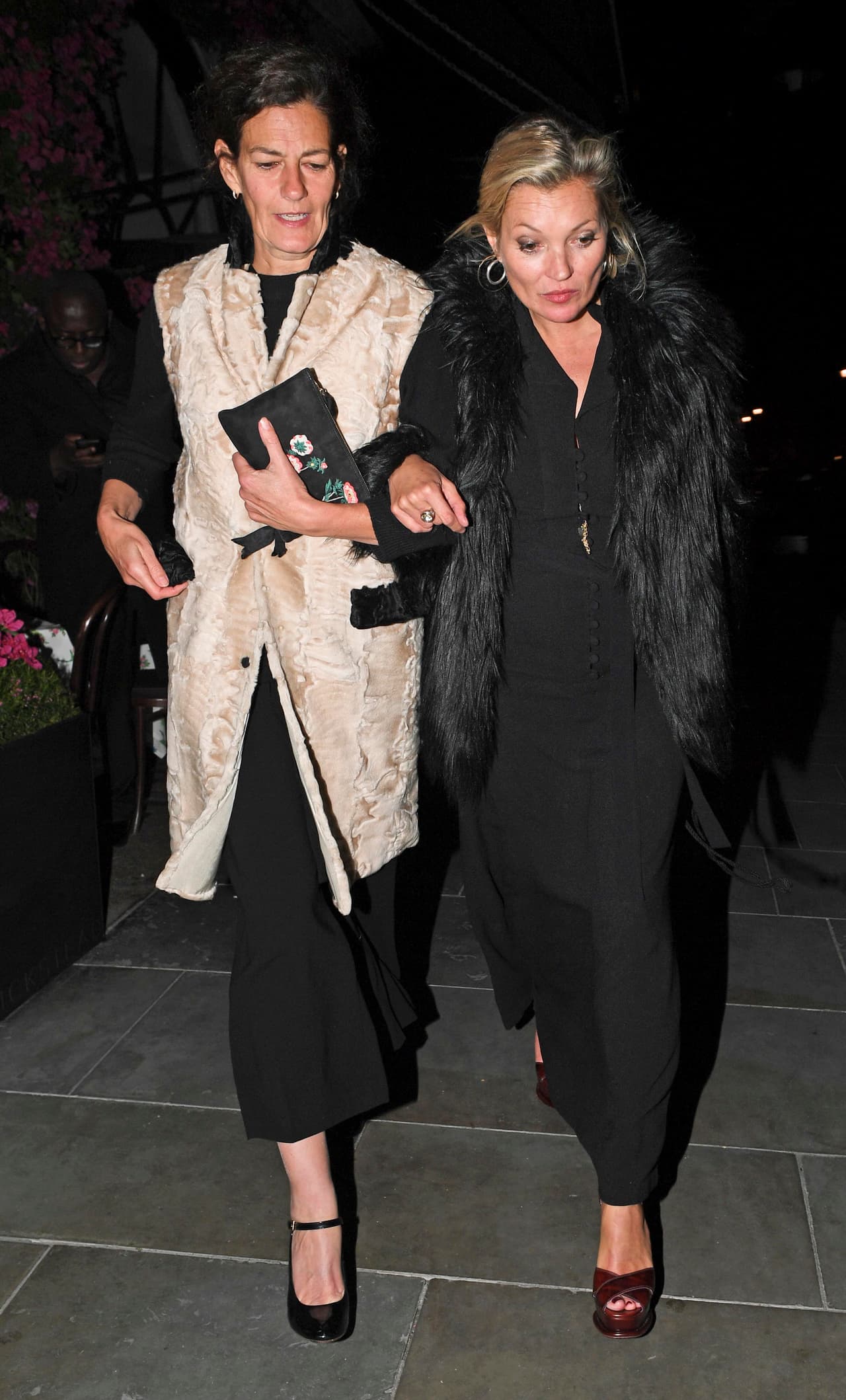 Photo © 2017 Backgrid/The Grosby Group 9 May 2017 - LONDON - UK CELEBS SEEN DINING TOGETHER AT SCOTTS RESTAURANT IN LONDON. Kate's unkempt appearance was a far cry from her usually pristine cover shoots.