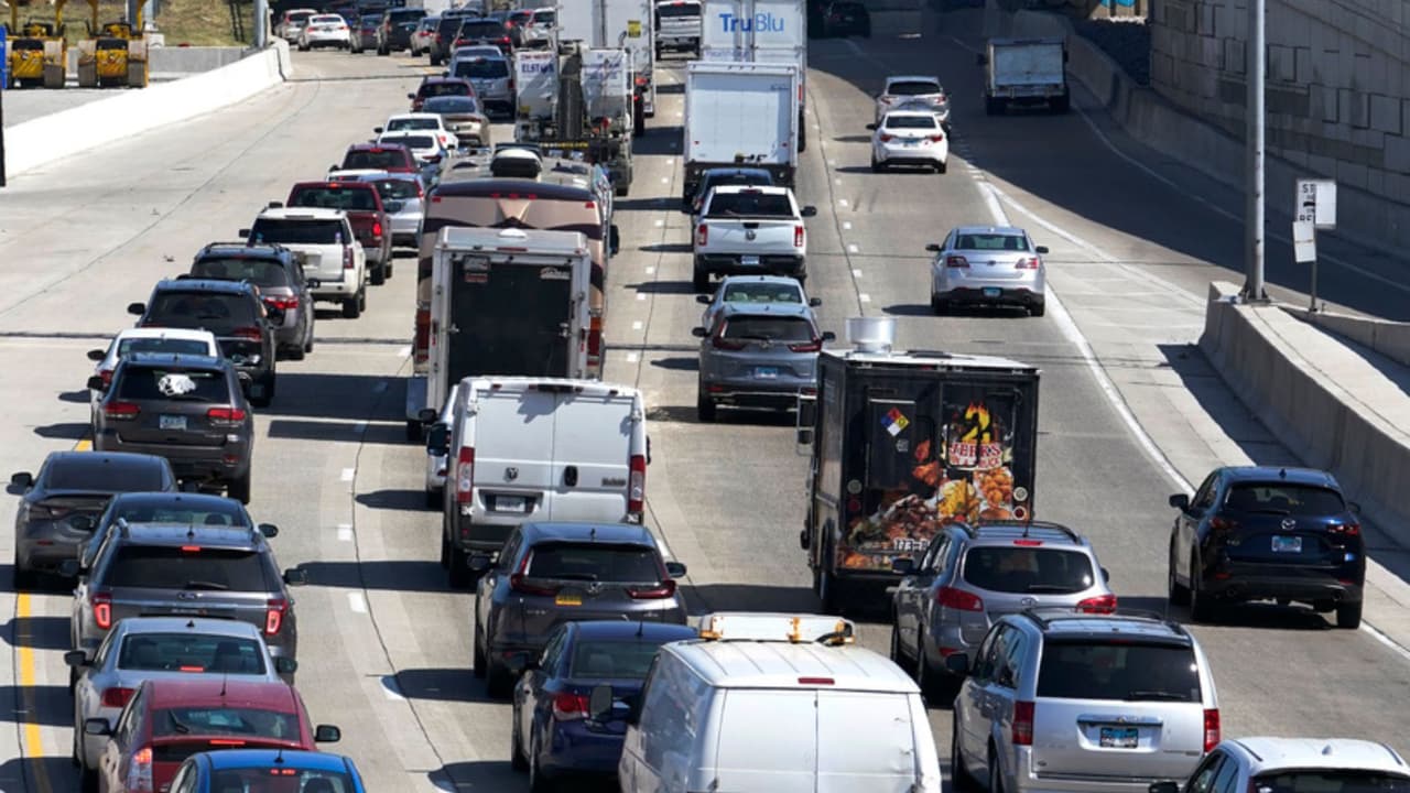 Esperan día concurrido en carreteras por Memorial Day: Estas serán las peores horas para viajar