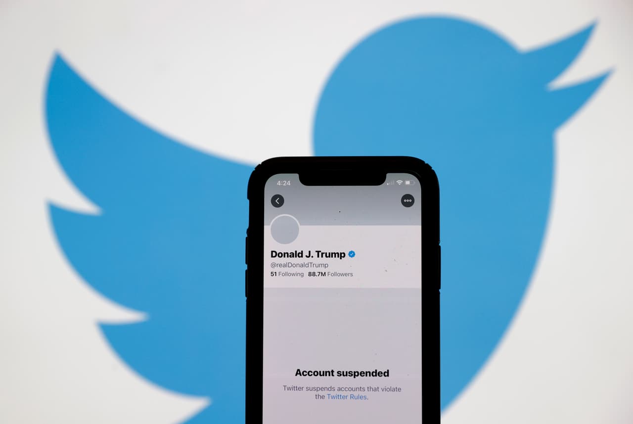 Por "riesgo de incitación a la violencia", Twitter suspende permanentemente la cuenta de Donald Trump