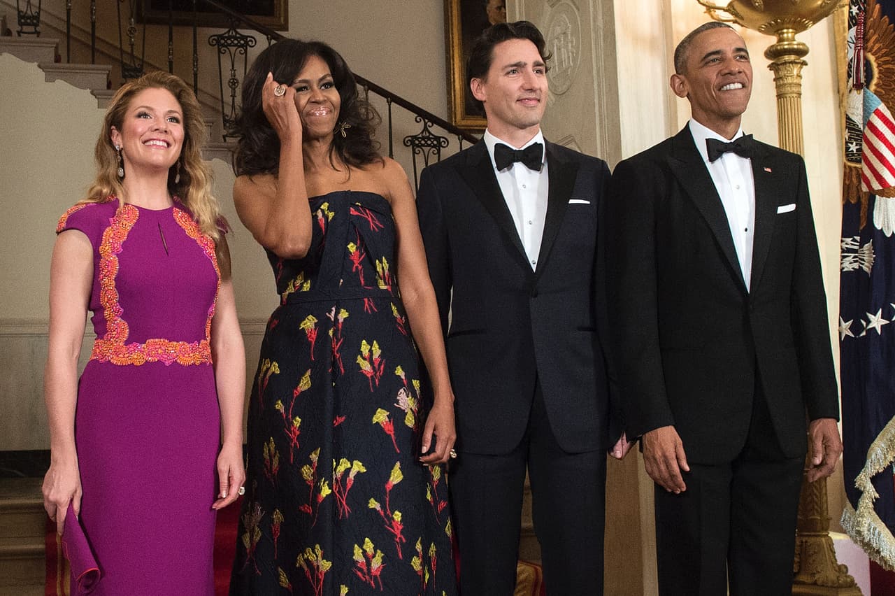 Por primera vez en una Cena de Estado, aparecen los estampados. Se lo debemos a Jason Wu, quien diseñó este vestido para la celebración por Canadá este año.