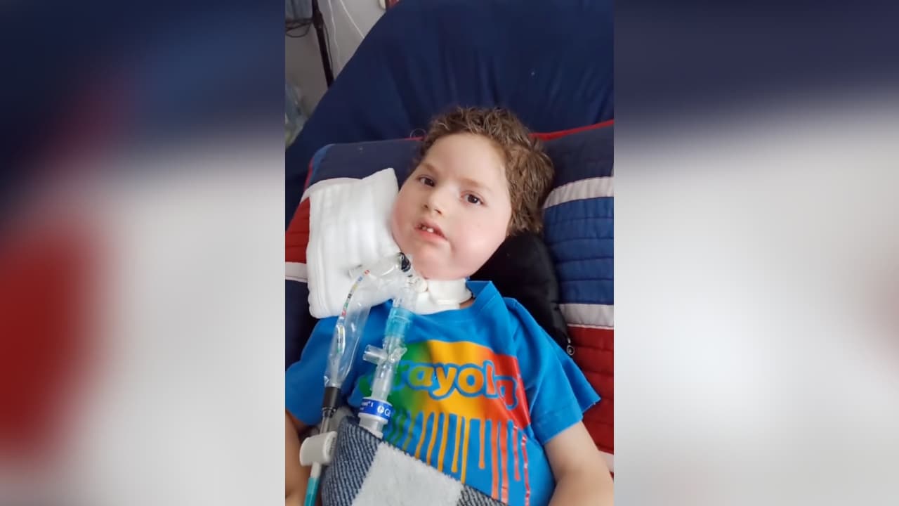 La historia de Stéfano: una madre lucha por su pequeño hijo quien fue diagnosticado con una rara enfermedad que lo tiene postrado en una cama 