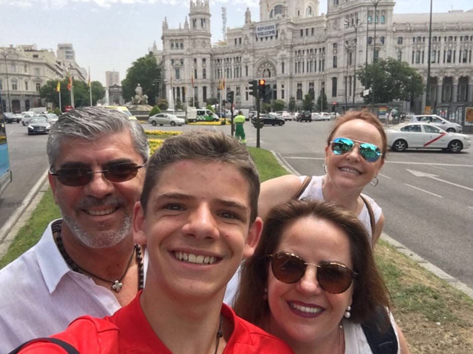 Isabel Lascurain se casó el 11 de septiembre de 1998. José Manuel Álvarez Díaz es Ingeniero Mecánico de profesión y empresario taurino. 
<br>