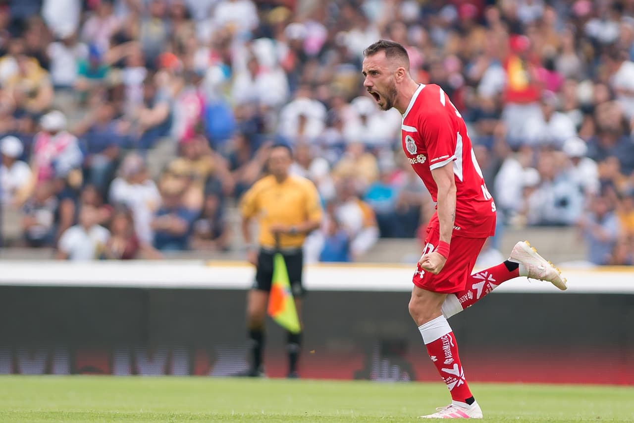 Al minuto 12 del segundo tiempo empezó la remontada de Toluca con un gran cobro de tiro libre de Fernando Mancuello para descontar en el marcador.