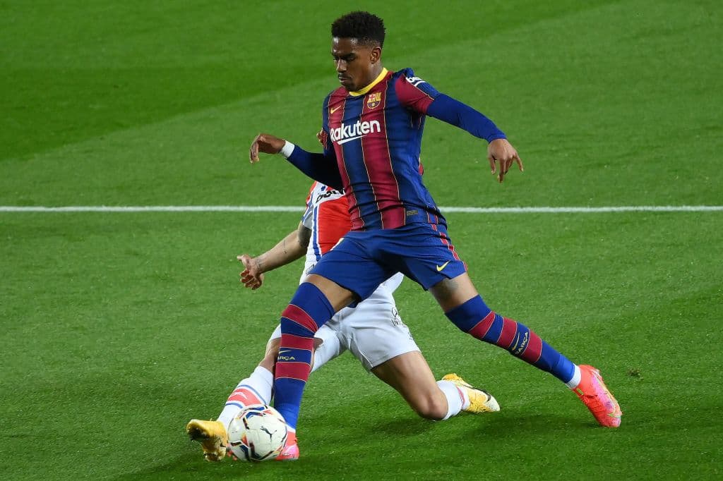 Trincao (29’, 74’), Messi (45+1’, 75’) y Junior Firpo (80’) hicieron los tantos para el contundente marcador. Luis Rioja (57’) descontó por los visitantes. Barcelona llegó a 46 unidades en la La Liga; a media semana se enfrentarán a PSG en la ida de los Octavos de la Champions.