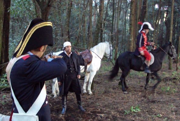 La serie, que consta de 13 capítulos, fue estructurada cuidadosamente, escrita por historiadores que no sólo trataron de narrar los hechos históricos sino también de exponer a los héroes en su lado más humano.