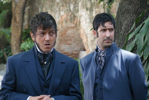 Para esta serie se llevaron 600 horas de confección y ajuste de vestuario. Todo para darle un toque real a cada escena.