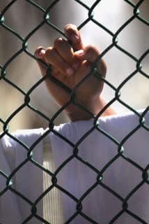 Se fugó de la cárcel disfrazado de sillón y lo capturaron vestido de gaucho