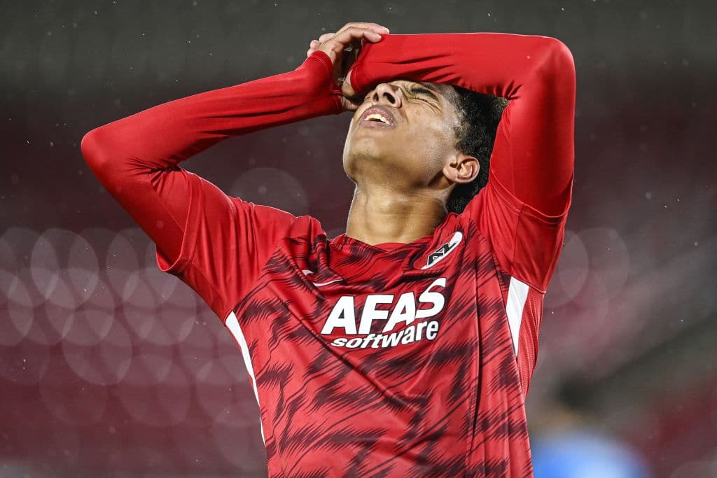 Se va con empate el enfrentamiento entre el AZ Alkmaar y el Napoli 1-1. Dries Mertens abrió el marcador para los de Gatusso, pero llegó la respuesta por parte del equipo local y Bruno Martins Indi anota al minuto 53, dejando que se defina el grupo en la siguiente jornada de la Europa League.