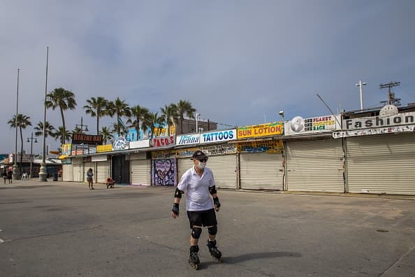 Las concesiones, ciclovías, canchas de voleibol, estacionamientos de playa, muelles y paseos marítimos permanecen cerrados.